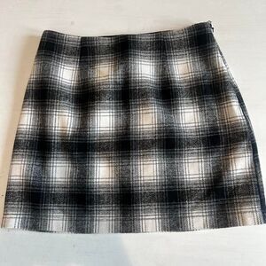 Forever 21 Women's Black and White mini Skirt
